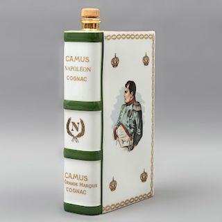 Licorera. Francia. SXX. Diseño para Camus-Cognac, a manera de libro. En porcelana Limoges. Marca Haviland. Edición conmemorativa.