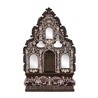 ALCOVE. MEXICO, 20TH CENTURY. Wood with pasta carey type aplications and mother of pearl incrustations. Decored with floral motifs and angels. 47 x 27