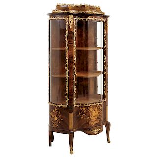  CABINET. FRANCE, 19TH CENTURY. LOUIS XV Style. Mahogany wood with floral marquetry and gilded bronze details shaped as acanthus and claws. With inter