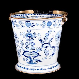 A Meissen porcelain ice bucket.