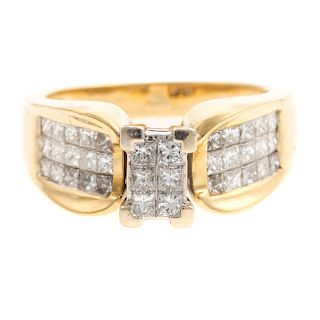 A Ladies Princess Cut Diamond Ring in 18K