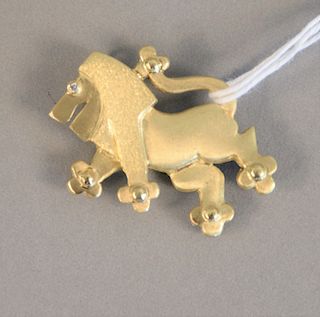 14K lion pin pendant with diamond eye, lg. 1 3/4 in., 14.1 grams.