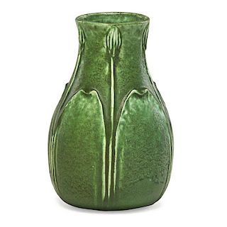 GRUEBY Vase w/ buds