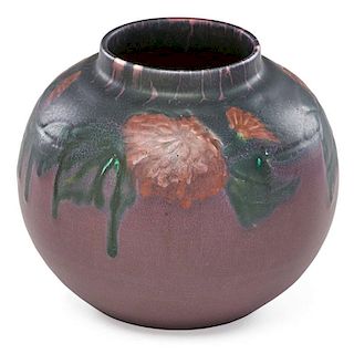 ELIZABETH LINCOLN; ROOKWOOD Decorated Mat vase