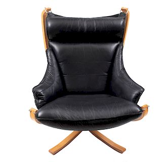 A manera de Sigurd Ressell para Vane Møbler. Años 70. Silla "Falcon Chair". Estructura de madera.