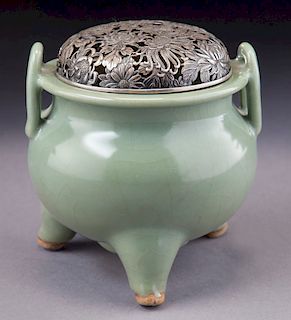 Chinese Yuan to Ming Longquan celadon porcelain
