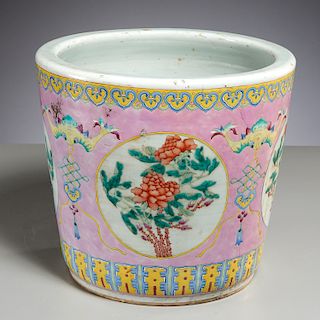 Chinese famille rose porcelain jardiniere