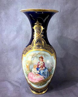 A Larges 'Sevres' Porcelain Urn, 19thc.