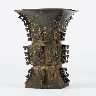 Chinese Pre-Qing Archaistic Bronze Zun