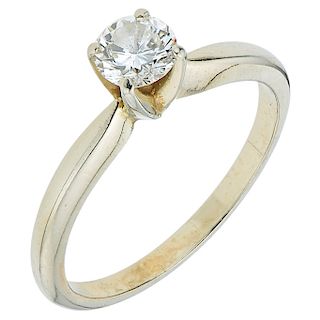 SOLITAIRE DIAMOND RING. 14K WHITE GOLD