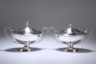 A GOOD PAIR OF GEORGE III SILVER SAUCE TUREENS, WILLIAM BEN