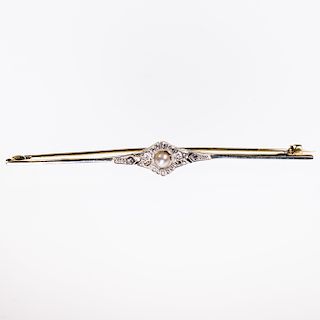 A LATE 19TH CENTURY SEED PEARL BROOCH, set with a single se