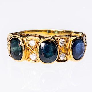 AN 18CT YELLOW GOLD SAPPHIRE AND DIAMOND RING, the three ov