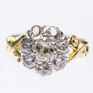 AN EARLY 19TH CENTURY DIAMOND SET RING, the eight graduatin