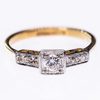 A DIAMOND AND 18CT YELLOW GOLD RING, the brilliant cut diam