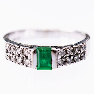 AN 18CT WHITE GOLD EMERALD AND DIAMOND RING, the rectangula