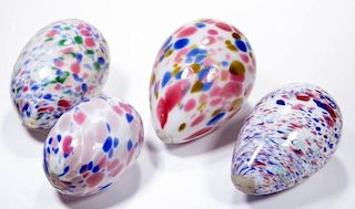 ASSORTED FREE-BLOWN AND DECORATED GLASS DARNING EGGS, LOT OF FOUR