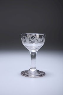 A SMALL MEAD OR HONEY GLASS, EARLY 19th CENTURY, the cup bo