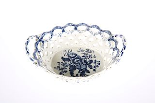A FIRST PERIOD WORCESTER BLUE AND WHITE PINE CONE PATTERN B