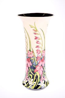A LARGE MOORCROFT POTTERY VASE, tubelined and hand-painted 