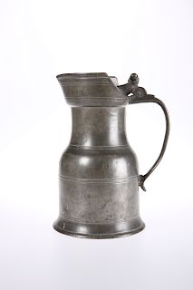 A LATE 18TH CENTURY PEWTER LIDDED FLAGON, probably French, 