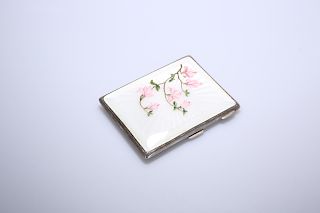 A SILVER AND ENAMEL LADY'S CIGARETTE CASE, TURNER & SIMPSON