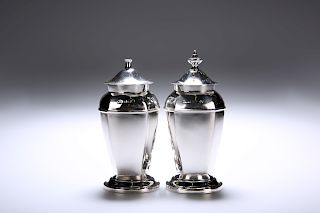 A PAIR OF GEORGE V SILVER SALT AND PEPPER SHAKERS, BIRMINGH