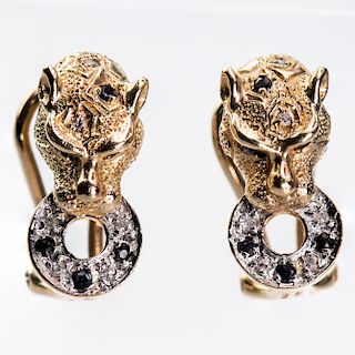 A PAIR OF 9CT YELLOW GOLD EARRINGS, modelled as a leopard h