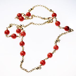 18CT YELLOW GOLD AND CORAL NECKLACE, the fifteen coral bead