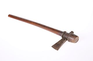 A TOMAHAWK, PROBABLY NATIVE AMERICAN. 55cm