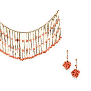 A 18K yellow gold, coral and little pearl necklace and earring