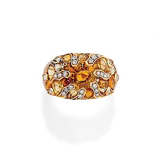 Chanel - A 18K yellow gold, multicolor sapphire and diamond ring, Chanel