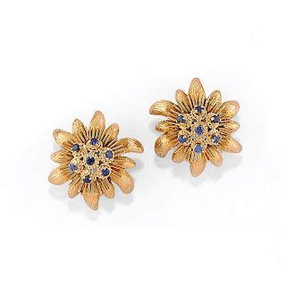 A 18K red gold and sapphire earring, circa 1950 
