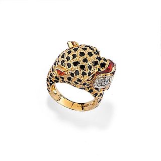 A 18K yellow gold, enamel and diamond ring