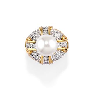 Chaumet - A 18K two color gold, pearl and diamond ring, Chaumet