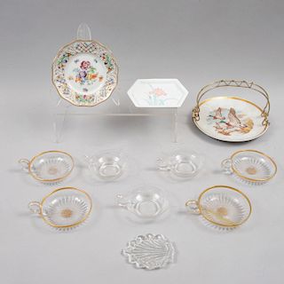 Lote mixto de artículos decorativos. Alemania, Japón y otros, siglo XX. Elaborados en porcelana y vidrio. Diferentes diseños.Pz:11