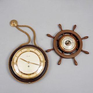 Barómetro Barigo sobre diseño de timón de madera y reloj de pared Mauthe. Alemania, siglo XX. Piezas: 2.