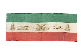 Bandera Nacional del Centenario en Apizaco, Tlaxcala. México, 1910.  Elaborada en lino, 71 x 181 cm.