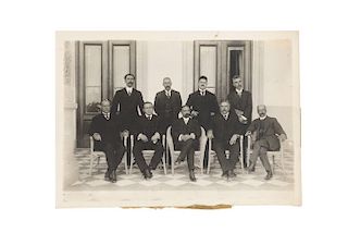 Casasola, Agustín Víctor (Atribuída). Presidente Francisco I. Madero y su Gabinete. México, 1912. Fotografía, 12.7 x 17.7 cm.