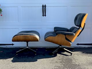 Eames Herman Miller Lounge Chair & Ottoman - Walnu
