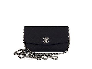 Chanel - Shoulder bag 18 cm