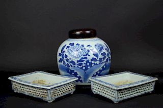 A Pair of Blue & White Reticulated Planters, tgth.