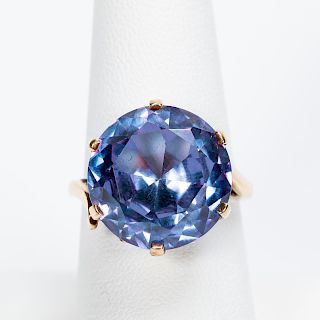 Vintage 10k Yellow Gold & Purple Sapphire Ring