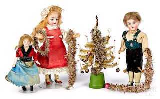 Small bisque doll Christmas group
