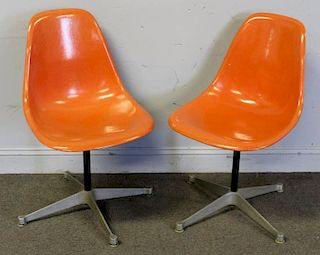 Midcentury Pair of Herman Miller Shell Chairs.