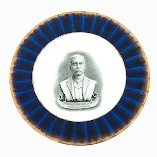 Plato conmemorativo de 1910. El Buen Tono. Elaborado en porcelana europea, con la imagen de Porfiro Díaz.
