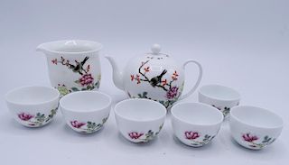 CHINESE 8PC PORCELAIN TEA SET WITH BOX