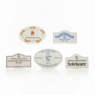 5 ROYAL DOULTON HOTELWARE ADVERTISING DEALER PLAQUES
