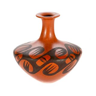 Hopi vase signed Nampeyo