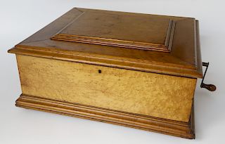 Regina Music Box in Vibrant Bird's Eye Maple Box, circa 1889, with Twenty-Five 15 ½ inch Copper Discs